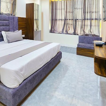Hotel Nova Blue أحمد أباد المظهر الخارجي الصورة