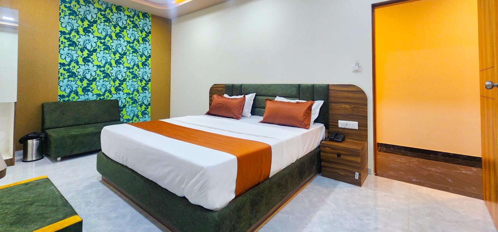 Hotel Nova Blue أحمد أباد المظهر الخارجي الصورة