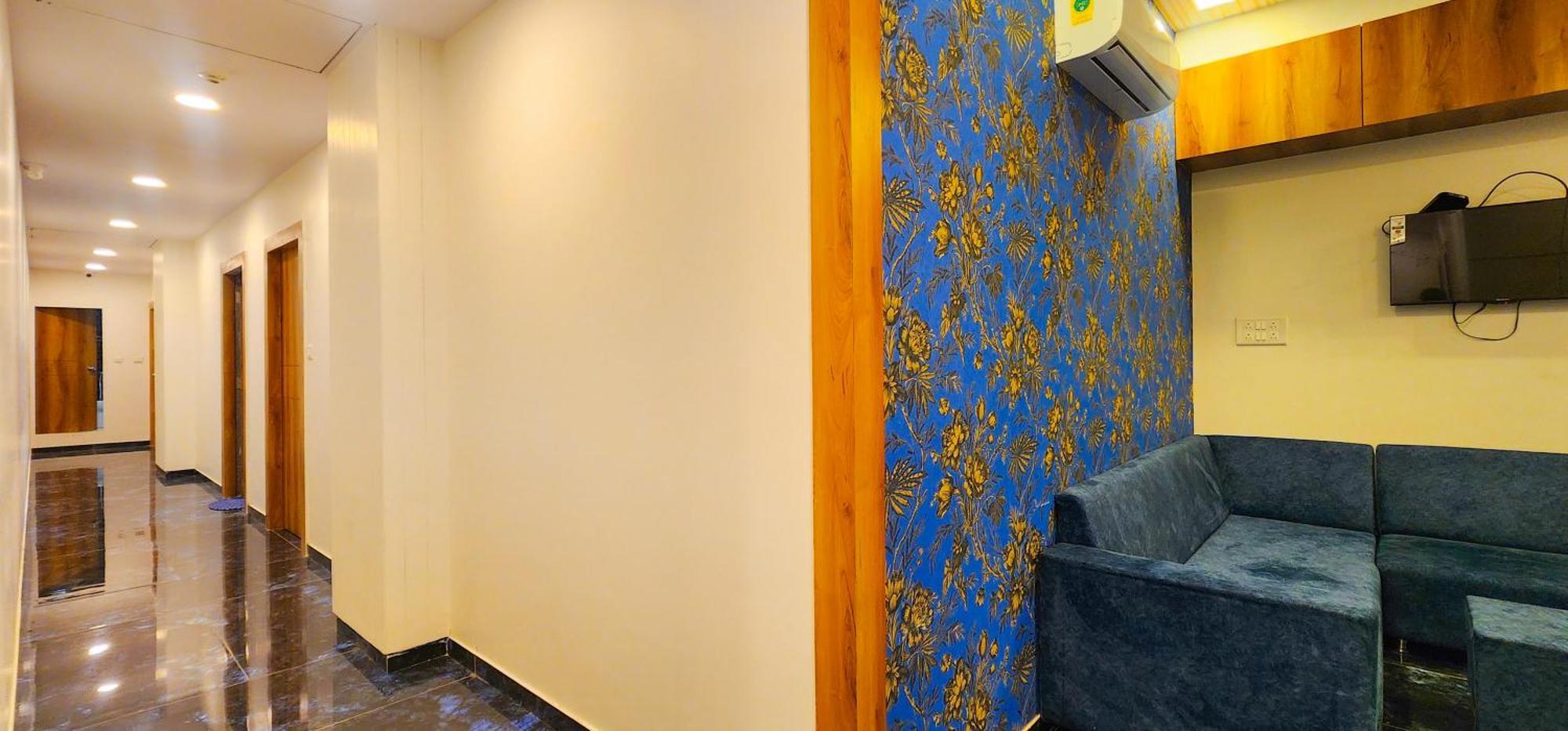Hotel Nova Blue أحمد أباد المظهر الخارجي الصورة
