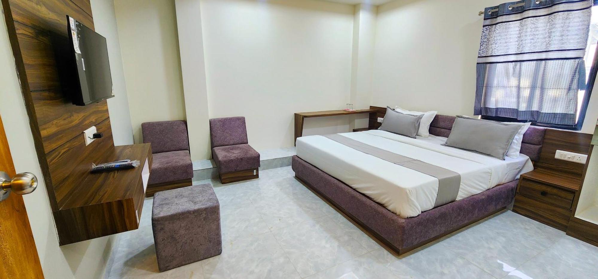 Hotel Nova Blue أحمد أباد المظهر الخارجي الصورة