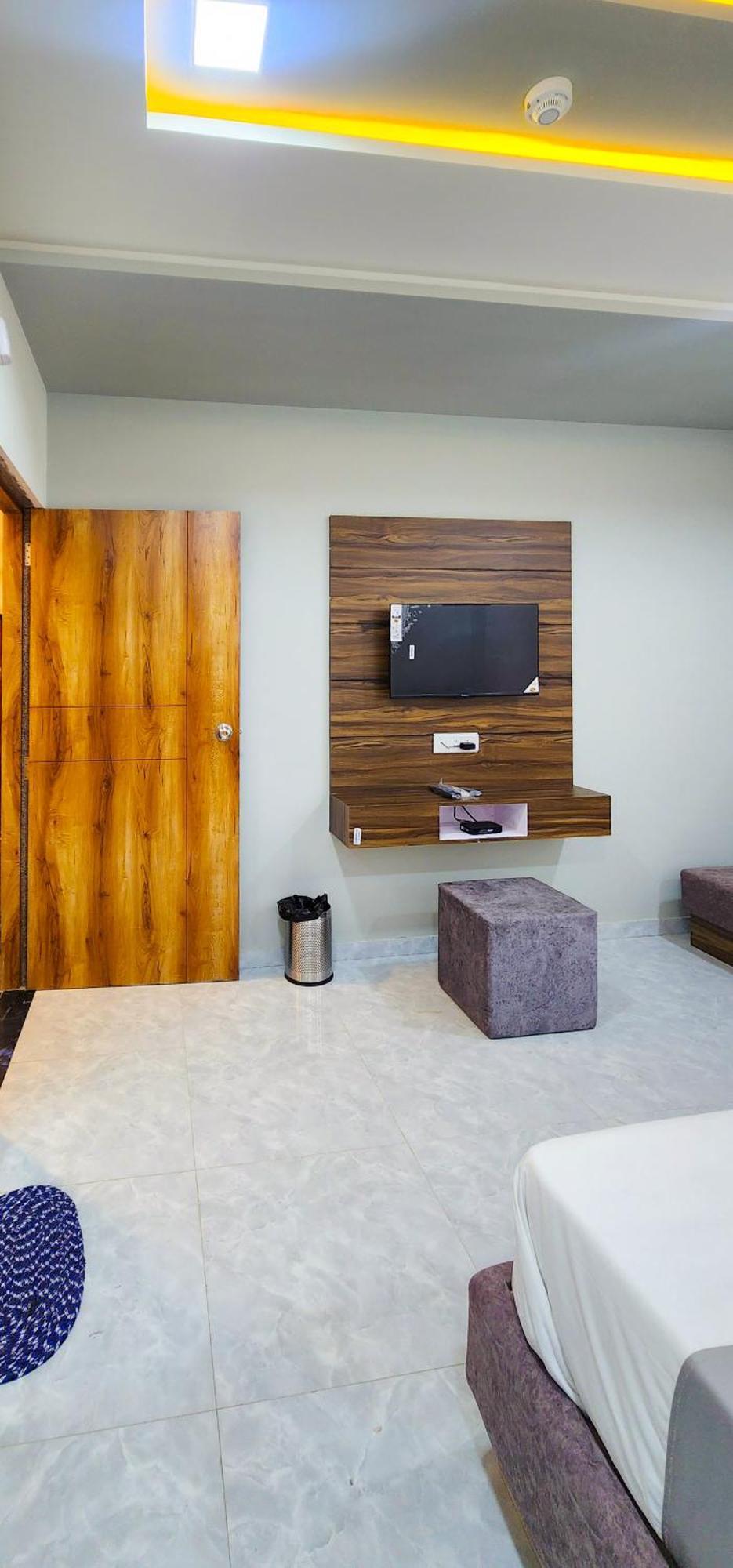 Hotel Nova Blue أحمد أباد المظهر الخارجي الصورة
