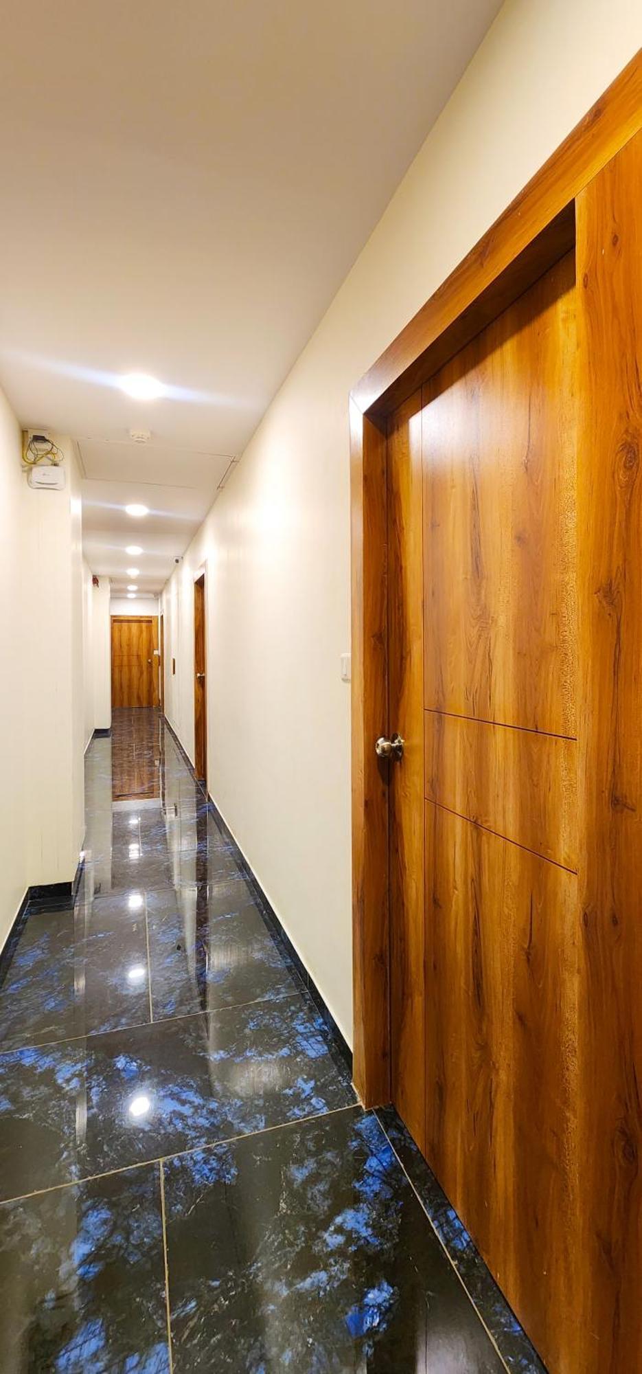 Hotel Nova Blue أحمد أباد المظهر الخارجي الصورة