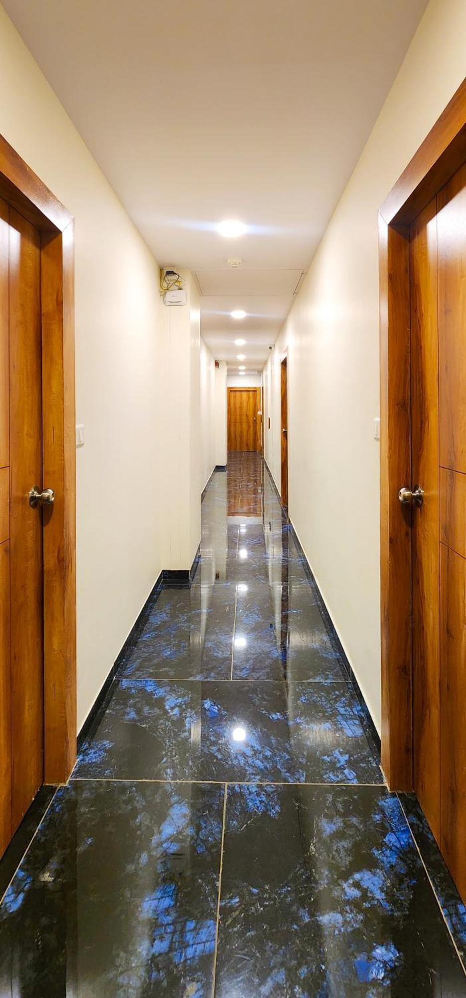 Hotel Nova Blue أحمد أباد المظهر الخارجي الصورة