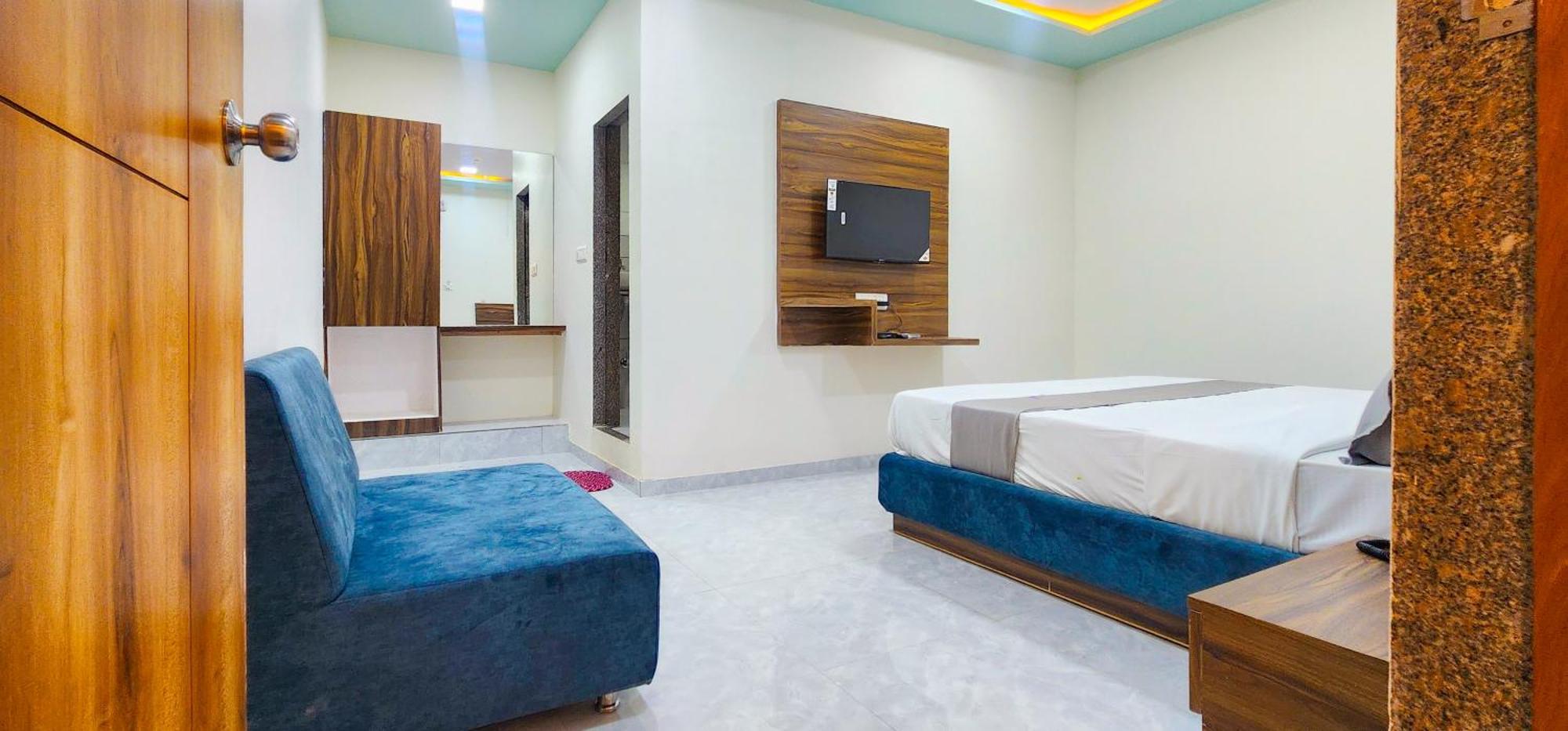 Hotel Nova Blue أحمد أباد المظهر الخارجي الصورة