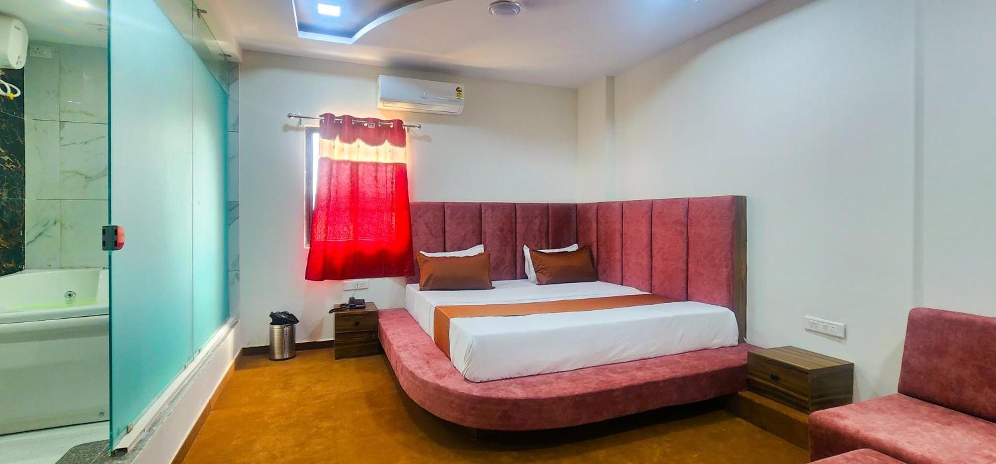 Hotel Nova Blue أحمد أباد المظهر الخارجي الصورة