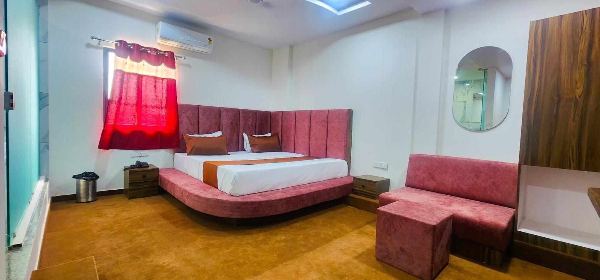 Hotel Nova Blue أحمد أباد المظهر الخارجي الصورة