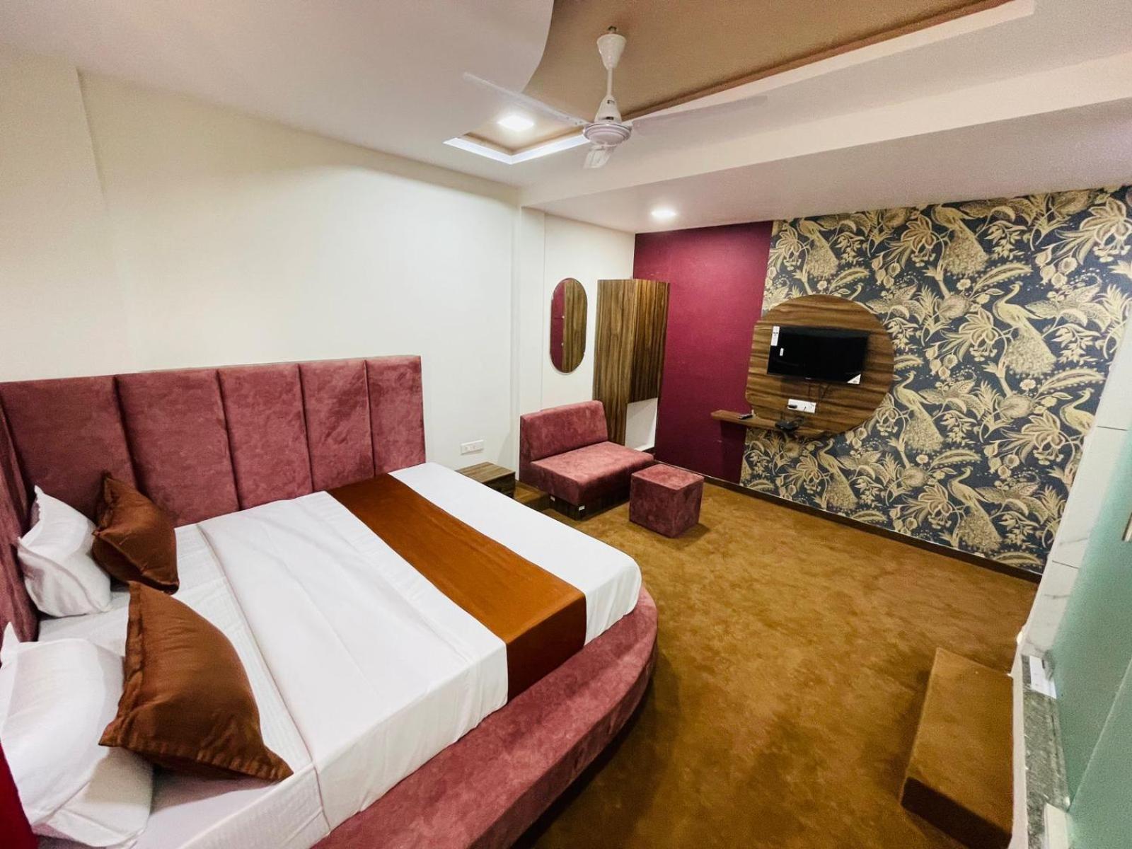 Hotel Nova Blue أحمد أباد المظهر الخارجي الصورة